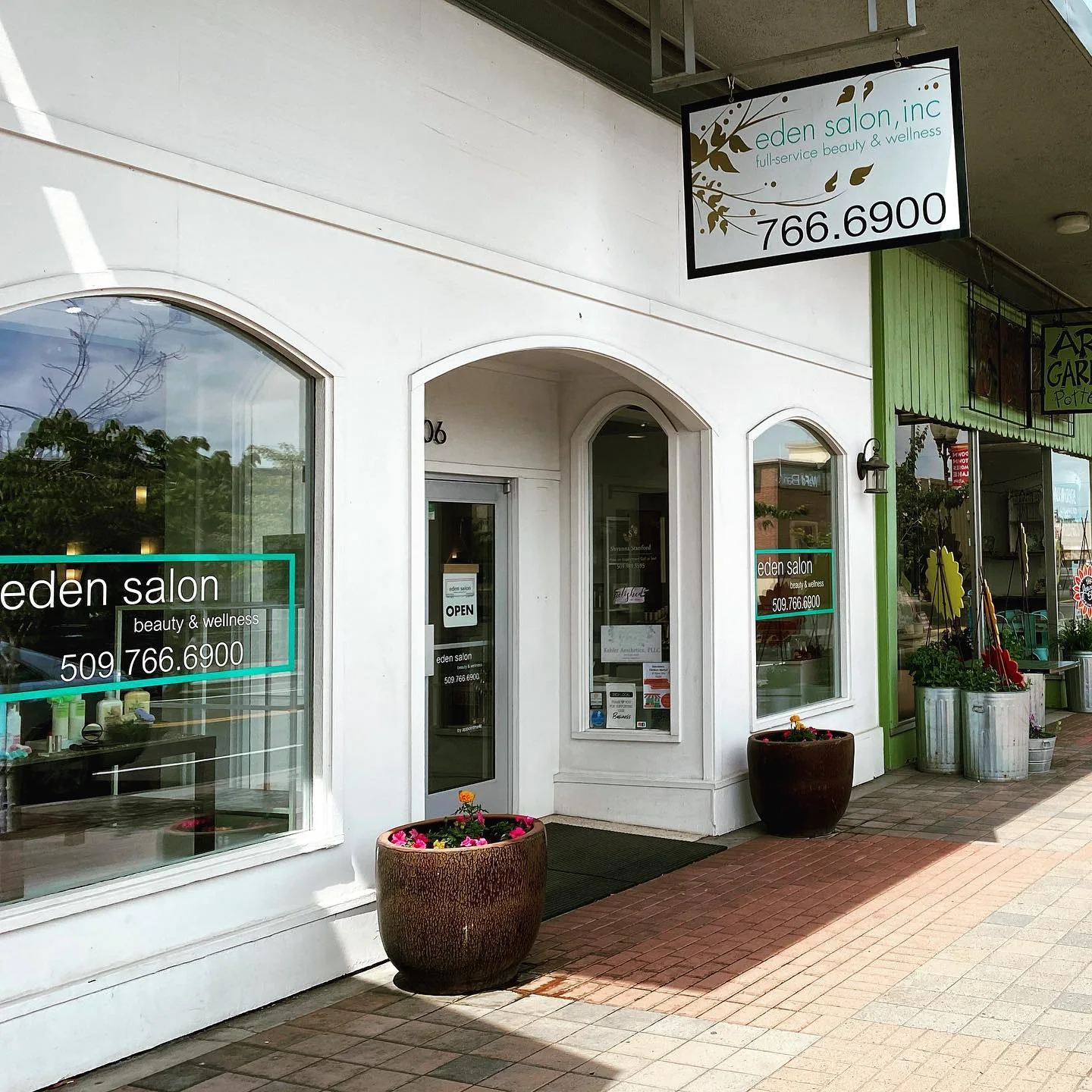 Eden Salon storefront on W 3rd Ave